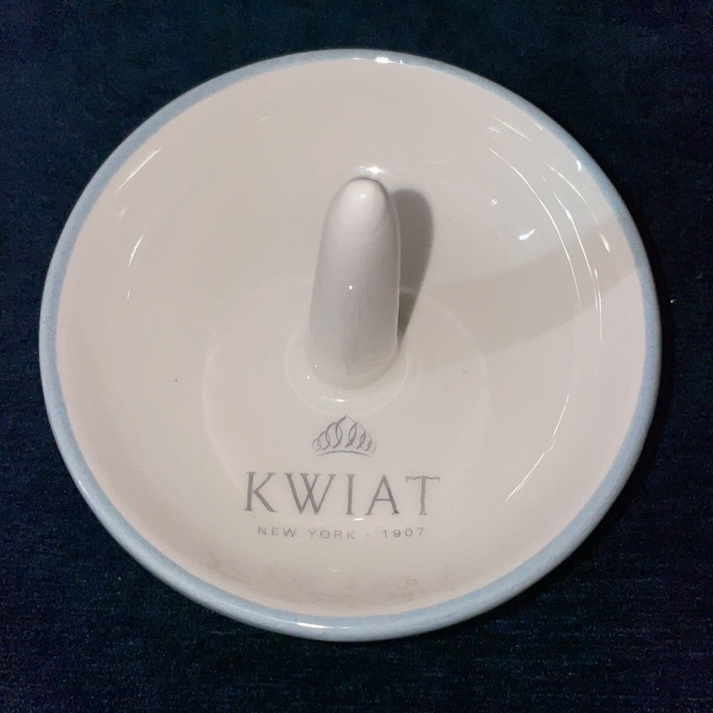 Kwiat Porcelain Ceramic White Baby Blue Ring Dish